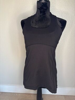 lululemon athletica Black Racerback Tank Top with built in Bra Size 10